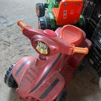 Quad elettrico e trattore a pedali