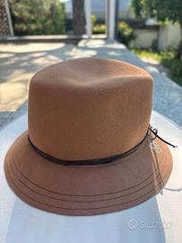 Cappello Blumarine in felro marrone