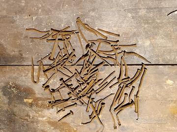 chiodi  fatti a mano