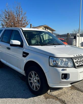LAND ROVER Freelander 2.2 SD4 HSE 4x4