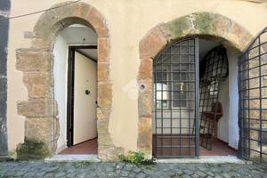 2 LOCALI A VALENTANO