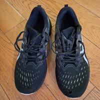 scarpe runner Asics Novablast 2 tg 45 usate