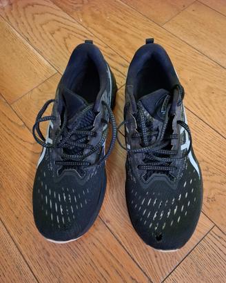 scarpe runner Asics Novablast 2 tg 45 usate