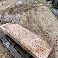 Lavello in pietra antico