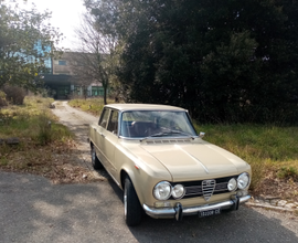 Alfa romeo giulia biscione