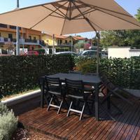 Ombrellone da giardino orientabile e reclinabile