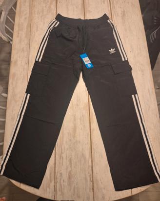 Pantaloni adidas nuovi