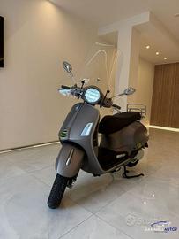 Piaggio Vespa 300 GTS PIAGGIO VESPA 300 GTS