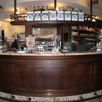 Arredamento bar tabacchi, attrezzature tavoli sedi