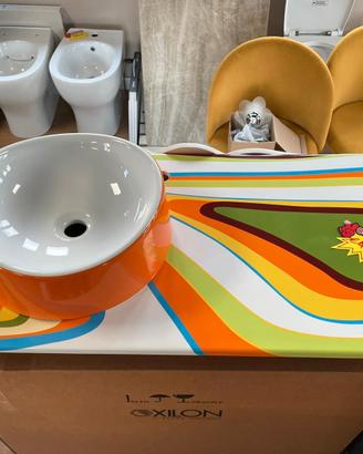 Piano e lavabo in ceramica