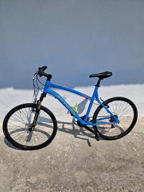 Btwin Rockrider 340 MTB mountain bike