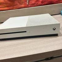 XBOX 1 + GIOCHI   BUON A FARE