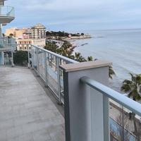 Quadrilocale con affaccio diretto sul mare