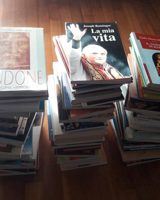 Circa 100 libri religiosi (solo 1€ a libro)