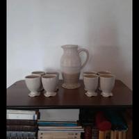 Brocca e bicchieri in terracotta 