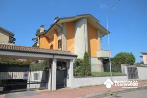 PORZIONE DI BIFAMILIARE A VANZAGO