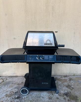 Barbecue Broil King con telo da esterno Weber