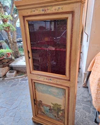 angolo laccato