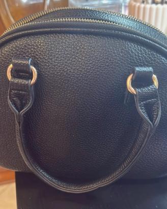 borsa nera in pelle