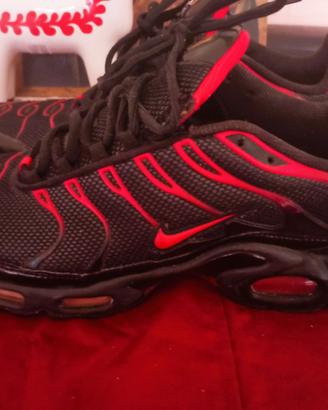 Nike Air Max Plus TN "Bred