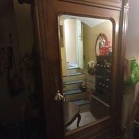 Armadio con specchio in legno massello