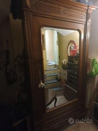 Armadio con specchio in legno massello