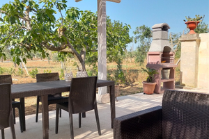 Villa con piscina fuori terra