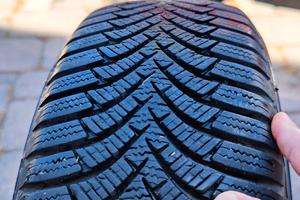 4 gomme invernali per auto 