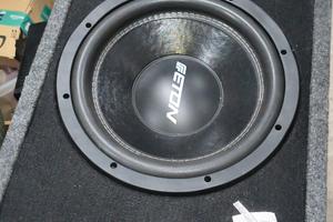 subwoofer ETON in cassa HIFONICS