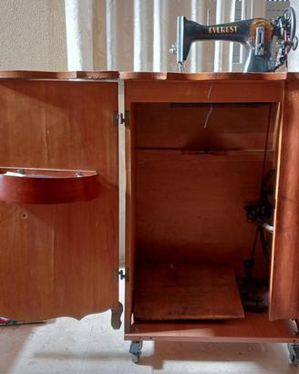macchina da cucire vintage Everest con mobile legn