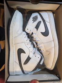 Scarpe Nike bianche e nere
