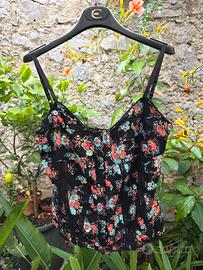 Top con chiusura a gancetti 