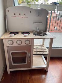 Cucina giocattolo