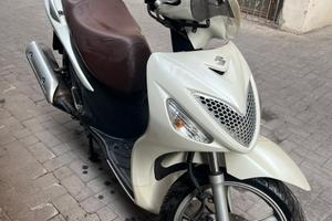 Scooter 150 Suzuki