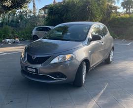 Lancia Ypsilon 1.2 69 CV 5 porte Silver