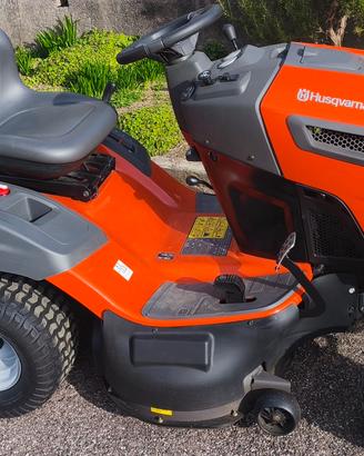 trattorino tagliaerba 