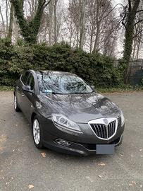 Lancia Delta benzina