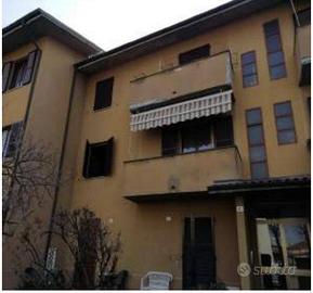 Immobile in asta di 110 m² con 3 locali e box auto