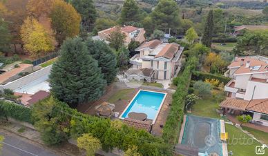 VILLA SINGOLA A TIVOLI