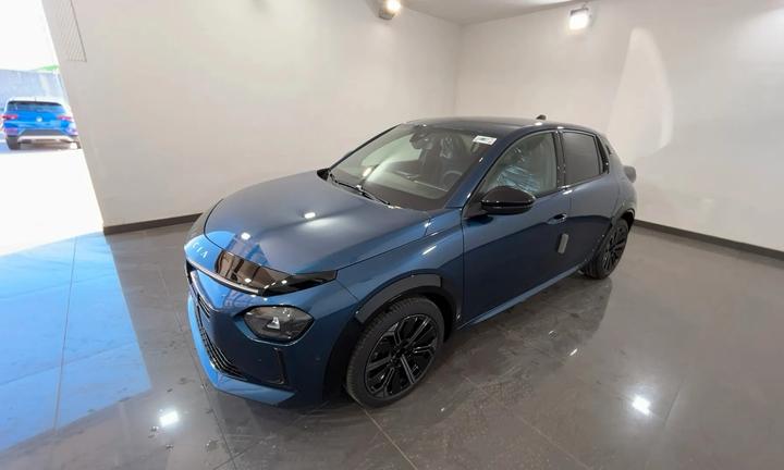 Lancia Ypsilon Hybrid e-DCT edizione Cassina KM0