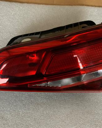 FANALINO POSTERIORE AUDI A3 8V4945076