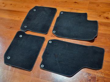 Set tappetini OEM  VW Golf 4