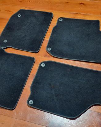 Set tappetini OEM  VW Golf 4