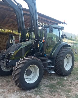 Trattore agricolo