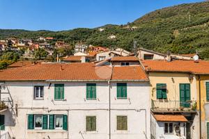 4 LOCALI A PONTEDASSIO