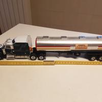 Camion Cisterna Kenworth W900 Jack Death 1:43 IXO