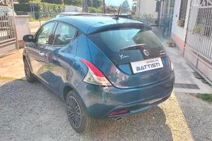 Lancia Ypsilon 1.0 5 p. Hybrid Gold PARI AL NUOVO!