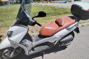Scooter Yamaha cilindrata 250