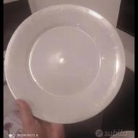 servizio di piatti in porcellana 