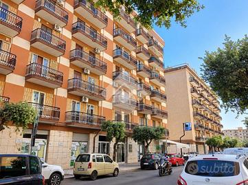 MONOLOCALE A MANFREDONIA